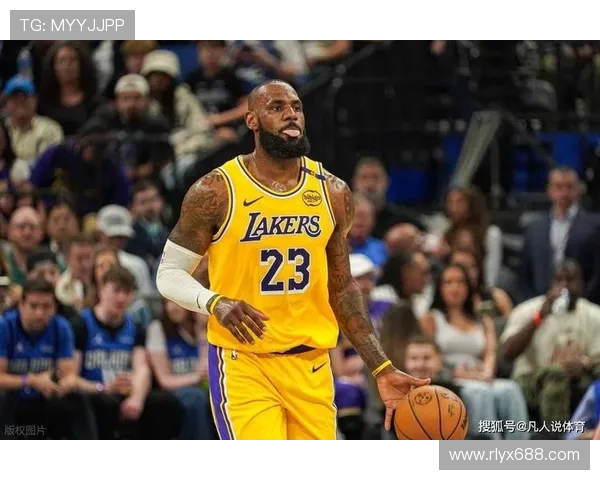 詹姆斯:篮球传奇背后的奋斗与荣耀之路探秘